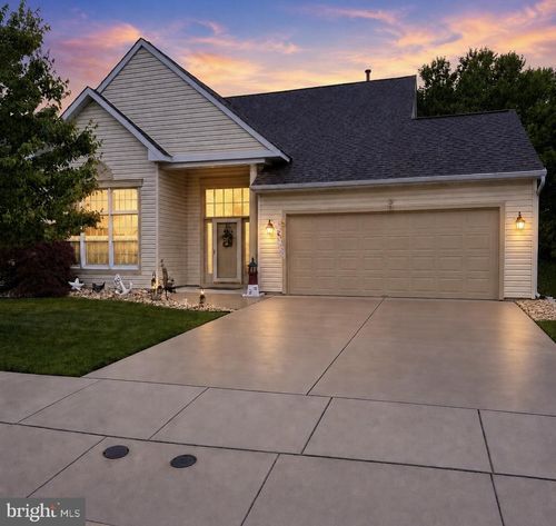 38 Wagon Wheel Ln, Columbus, NJ, 08022-1152 | Card Image