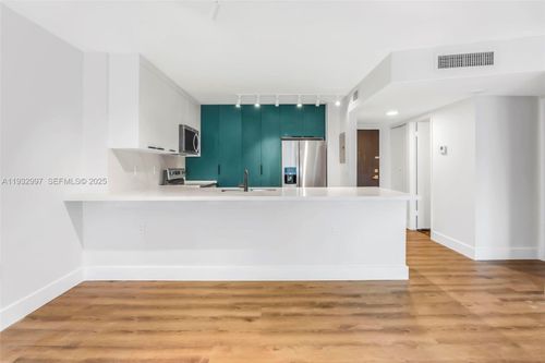 apt-315w-2801 Ne 183rd St, Aventura, FL, 33160-2127 | Card Image