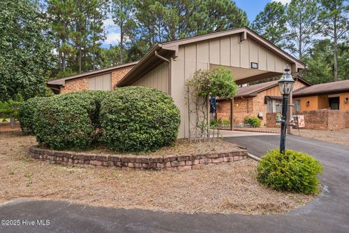 617 Redwood Dr, Southern Pines, NC, 28387-6162 | Card Image