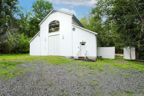 90 Black Rd, Shokan, NY, 12481-5601 | Card Image