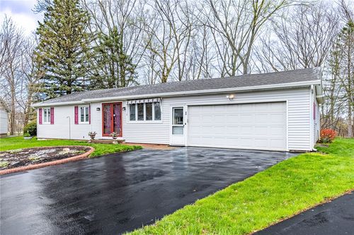 40 Carlsam Circle E, Irondequoit, NY, 14609 | Card Image