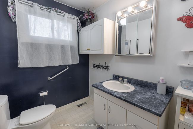 479 William St, House other with 3 bedrooms, 3 bathrooms and 4 parking in Saint Clair ON | Image 16