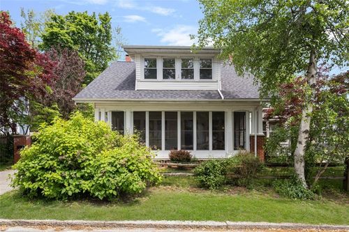 11 Glenwood Ave, Pawtucket, RI, 02860-6115 | Card Image