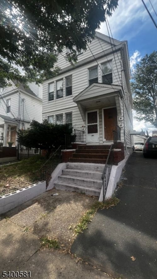 299 Ampere Pkwy, Bloomfield, NJ, 07003-6563 | Card Image