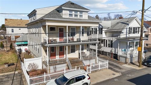 190 Juniper St, East Providence, RI, 02914-5135 | Card Image