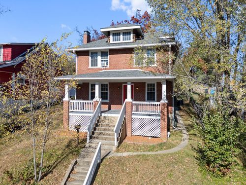 1005 Howbert Ave Sw, Roanoke, VA, 24015-1713 | Card Image