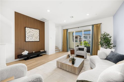 173 Sentosa, Irvine, CA, 92618-1457 | Card Image