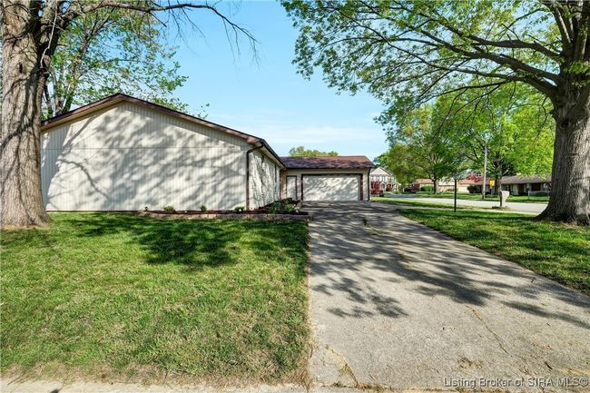 1801 Cliffwood Ct, Home with 4 bedrooms, 3 bathrooms and null parking in New Albany IN | Image 37