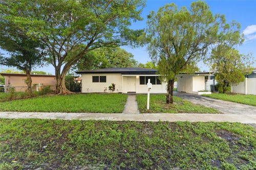 2001 Nw 14th Ave, Fort Lauderdale, FL, 33311-3615 | Card Image