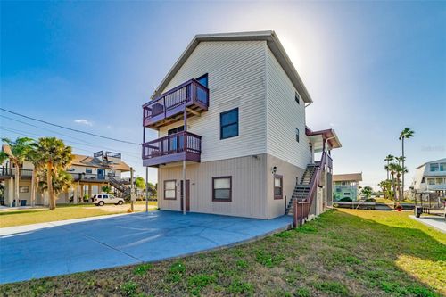 6432 Driftwood Dr, HUDSON, FL, 34667-1018 | Card Image