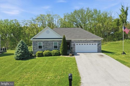 457 Ambassador Pl, CHAMBERSBURG, PA, 17202-7488 | Card Image