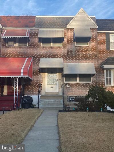 6521 W Walnut Park Drive, Townhouse with 3 bedrooms, 1 bathrooms and null parking in PHILADELPHIA PA | Image 2