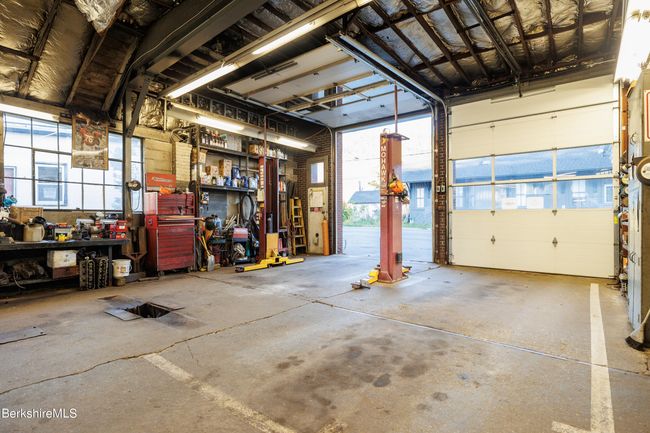 163 Front St, Home with 4 bedrooms, 4 bathrooms and null parking in Housatonic MA | Image 7