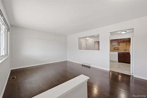 34236 Rockford Rd, Sterling Heights, MI, 48312-5670 | Card Image