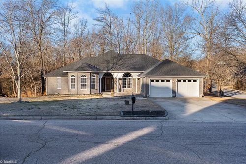 1202 Dogwood Ln, Archdale, NC, 27263-8301 | Card Image