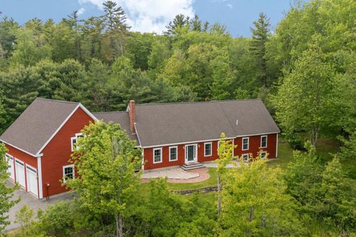 143 Falmouth Rd, Falmouth, ME, 04105-1869 | Card Image