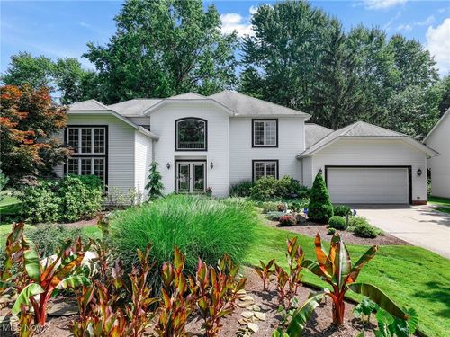 6260 Coldstream Dr, Highland Heights, OH, 44143-3702 | Card Image