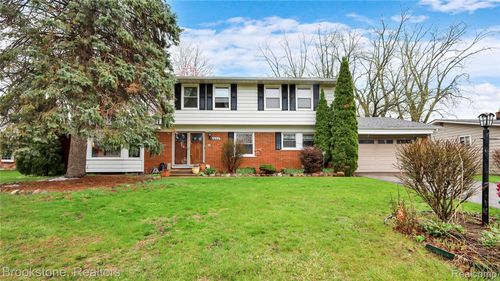 36762 Harwick Ct, Clinton Township, MI, 48035-1143 | Card Image