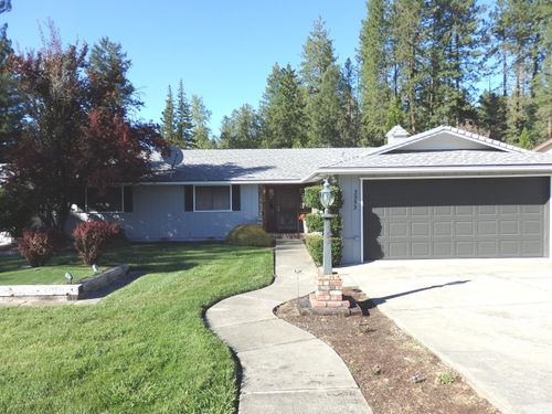 3353 Cheyenne Dr, Grants Pass, OR, 97527-8728 | Card Image