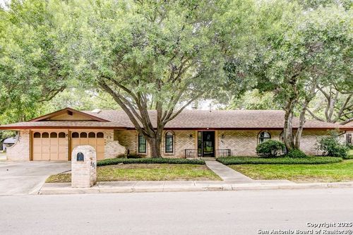 501 Balfour Dr, Windcrest, TX, 78239-2524 | Card Image