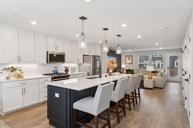 641 Village Dr, Townhouse with 4 bedrooms, 4 bathrooms and null parking in New Brighton MN | Image 13