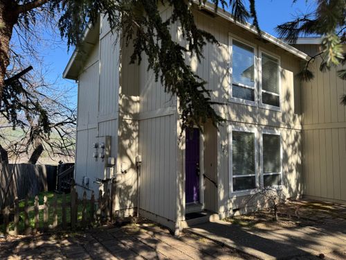 323 Glenn St, Ashland, OR, 97520-1716 | Card Image