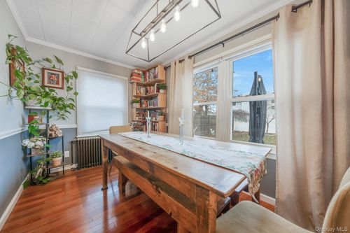 1 2nd Ave, East Rockaway, NY, 11518-1911 | Card Image