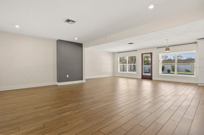 Open Floor Plan | Image 9