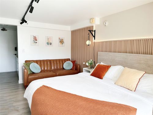 apt-2003-445 Seaside Ave, Honolulu, HI, 96815-5527 | Card Image