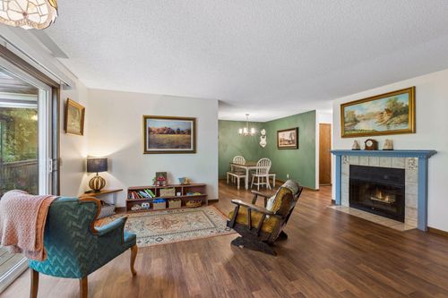 973 Greenhaven Dr, Vadnais Heights, MN, 55127-7817 | Card Image