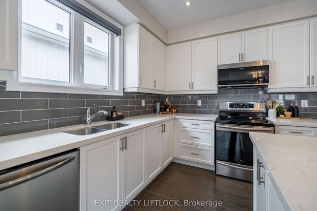 8 Station Dr, House other with 3 bedrooms, 3 bathrooms and 4 parking in Millbrook ON | Image 15