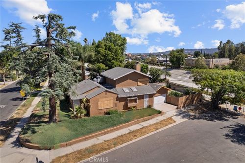 19448 Kittridge St, Reseda, CA, 91335 | Card Image