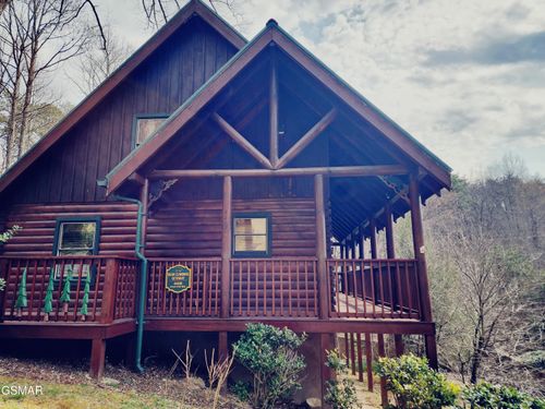 4408 Forest Vista Way, Pigeon Forge, TN, 37863-4749 | Card Image