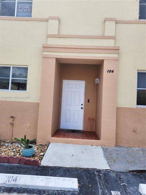 4-104-312 Nw 114th Ave, Sweetwater, FL, 33172-4757 | Card Image