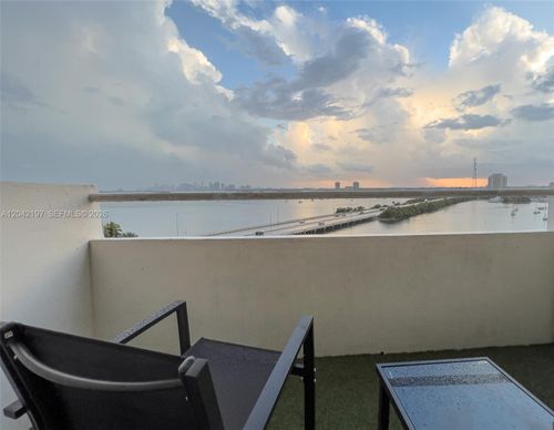 812-7904 N Bay Rd, Miami Beach, FL, 33141 | Card Image