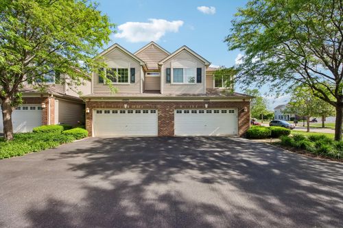 10003 Cummings St, Huntley, IL, 60142-6033 | Card Image