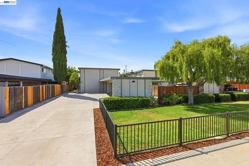2347 Chestnut St, Livermore, CA, 94551-4559 | Card Image