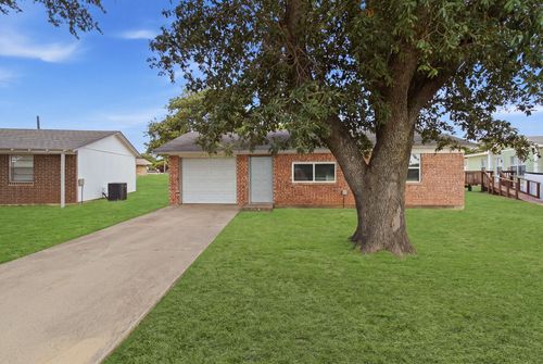 1819 Pelican Oval W, Azle, TX, 76020-4748 | Card Image