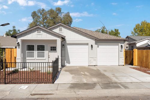 1025-2 Las Palmas Avenue, Sacramento, CA, 95815 | Card Image