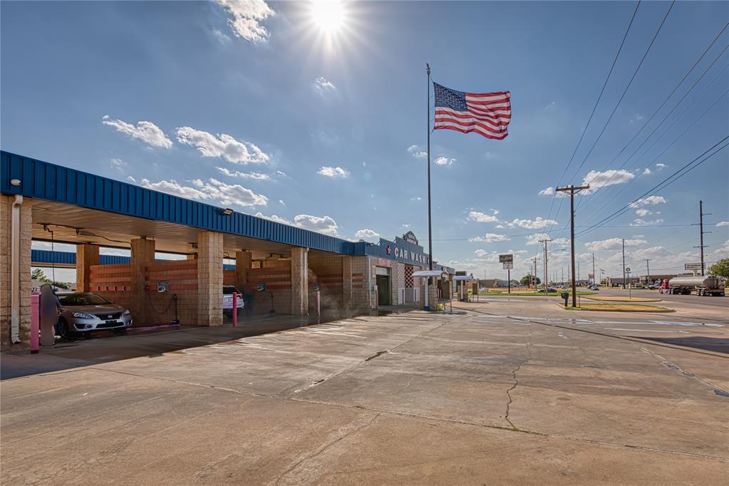 318 E Tamarack Rd, Altus, OK 73521
