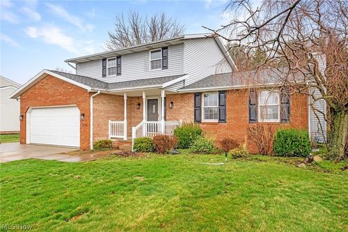 3845 Oakridge Dr, Louisville, OH, 44641-8802 | Card Image