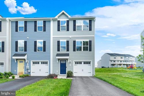 222 Hamilton Ln, COATESVILLE, PA, 19320-2970 | Card Image