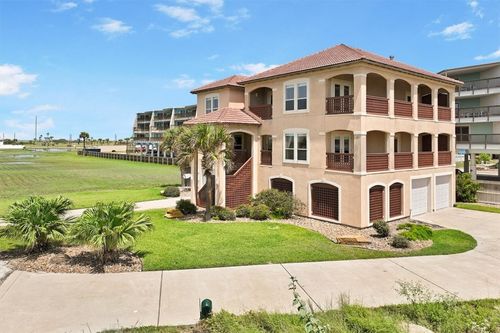 110 Mariners Drive, Port Aransas, TX, 78373 | Card Image