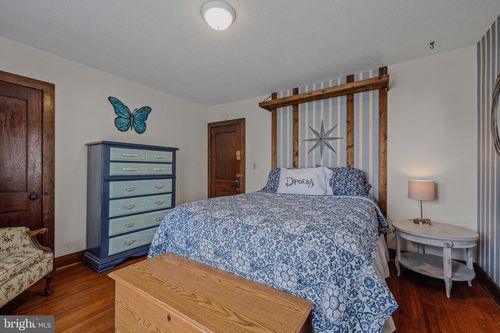 1-184 Wilkes St, BERKELEY SPRINGS, WV, 25411-3247 | Card Image