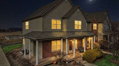 607-607 Clayton Cir, Sycamore, IL, 60178-8942 | Card Image