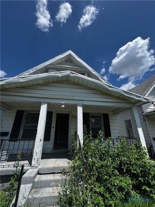 2320 Valentine St, Toledo, OH, 43605-1271 | Card Image