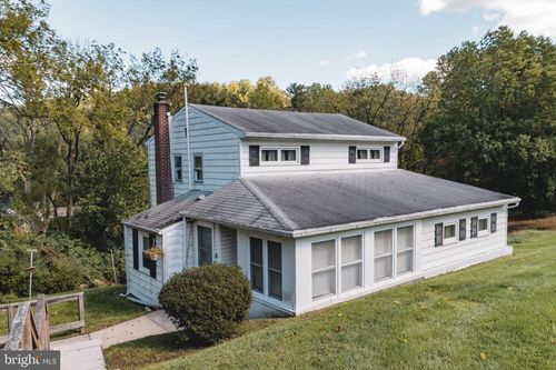 1991 Cedar Top Rd, READING, PA, 19607-9345 | Card Image