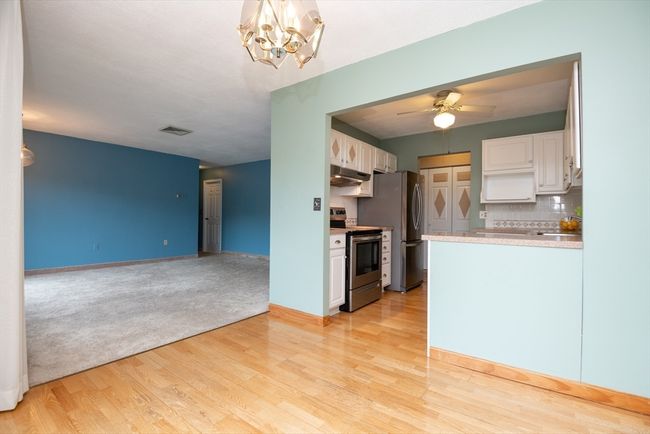 APT-20 - 3 Ledgewood Way, Condo with 2 bedrooms, 2 bathrooms and 1 parking in Peabody MA | Image 9
