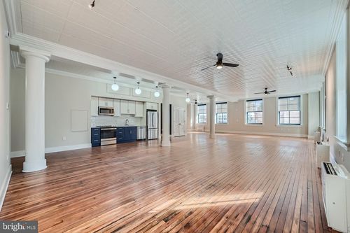 apt-204-303 N Howard St, BALTIMORE, MD, 21201-4037 | Card Image