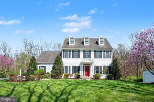 14 Royal Dr, Carlisle, PA, 17015-9566 | Card Image